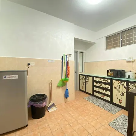 Homestay Juta Mines Seri Kembangan Balakong Serdang Lama Exterior photo